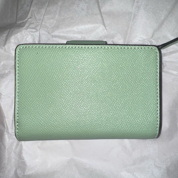 SOLD on Ⓜ️ Coach Green Wallet - Picture 6 of 8